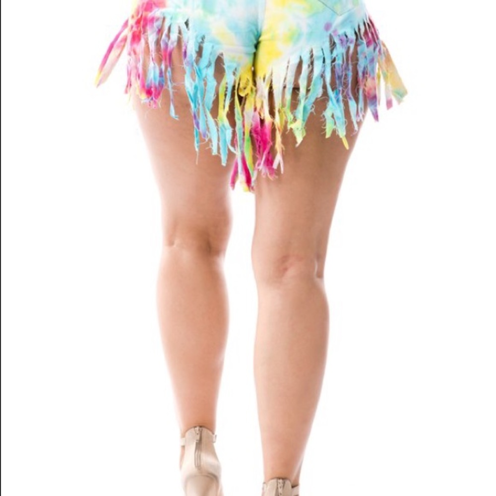 Tie Dye Hot Shorts w/Fringe - Picture 4 of 9